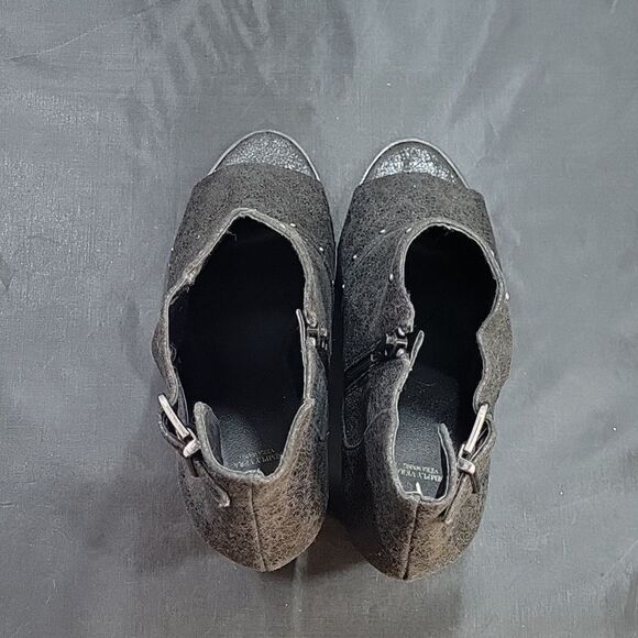 BRAND NEW SIMPLY VERA VERA WANG BOLOGNA WOMEN"S ANKLE-HIGH HEEL BOOTIE - Picture 9 of 15